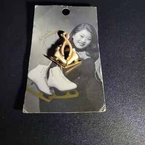 KRISTI YAMAGUCHI VINTAGE GOLD ICE SKATES BROOCH